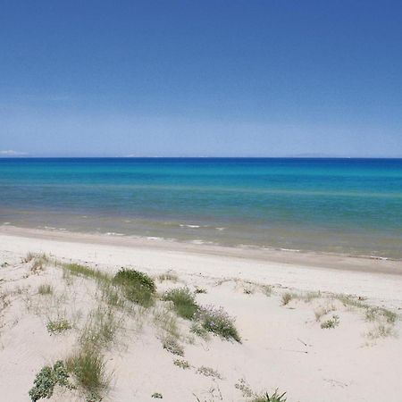 Trilo Beach Монте Най Екстериор снимка